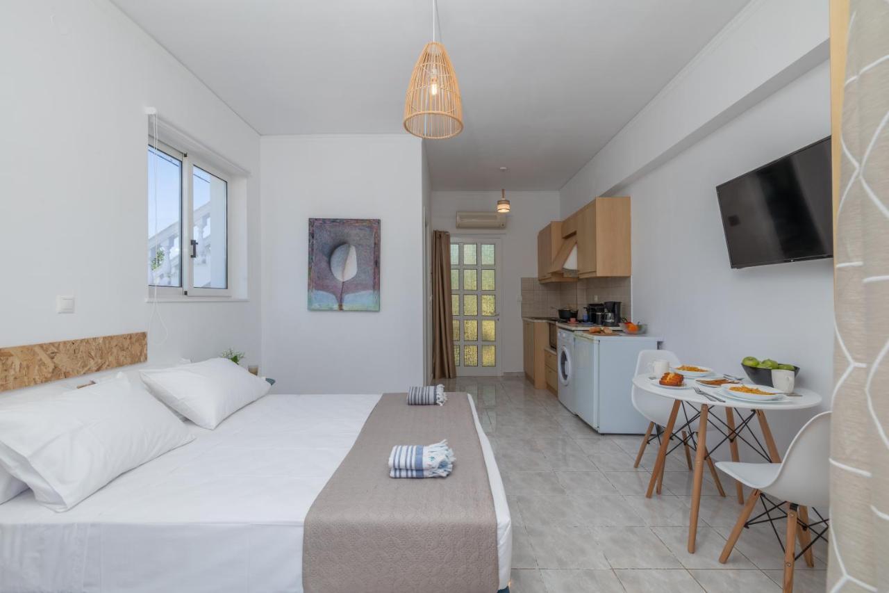 White House Studios & Apartments Argostóli Extérieur photo