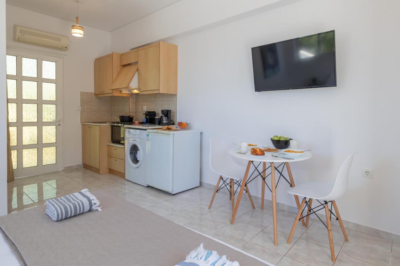 White House Studios & Apartments Argostóli Extérieur photo